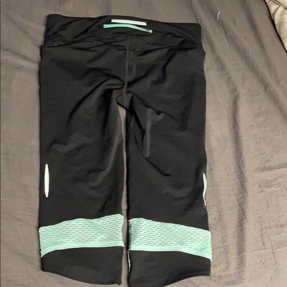 Under armour capris - Picture 4 of 6